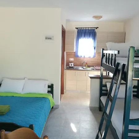 Pappou's Apartman *